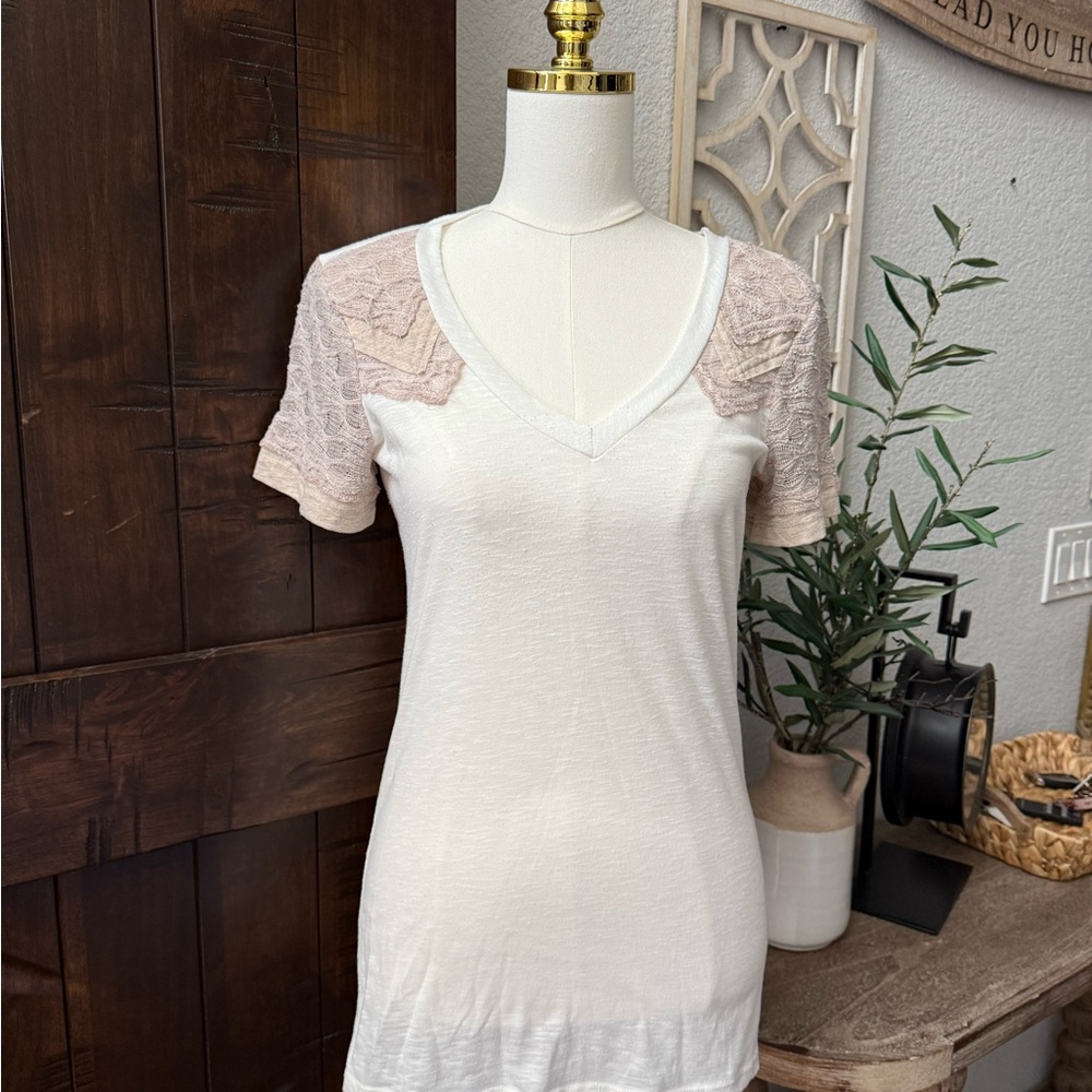 Elegant White Lace Sleeve Women's Top